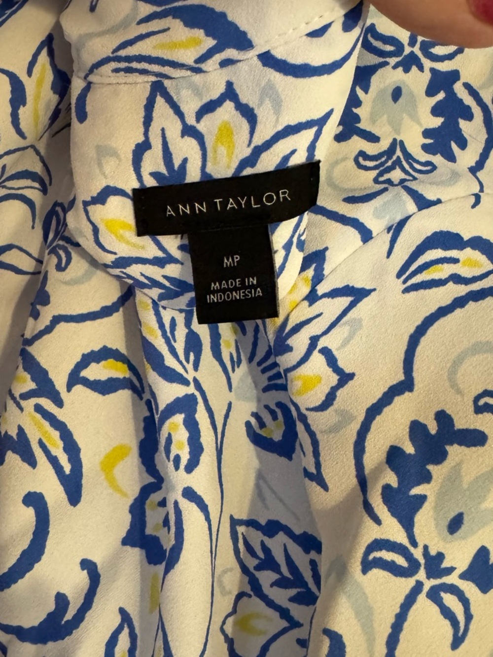 Ann Taylor  Spring/Summer White Top w/ Blue/Yellow Floral Print   MEDIUM    #B - Picture 10 of 10